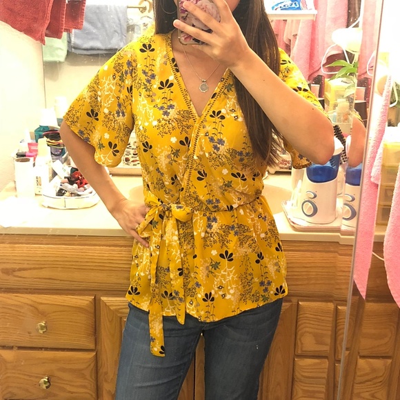 Picnic Date: Floral Chiffon Top - Picture 2 of 3